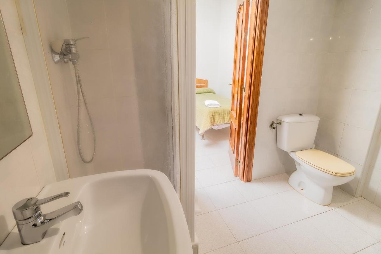 Hostal - Restaurante La Buena Villa By Vivere Stays Villalonquejar ภายนอก รูปภาพ