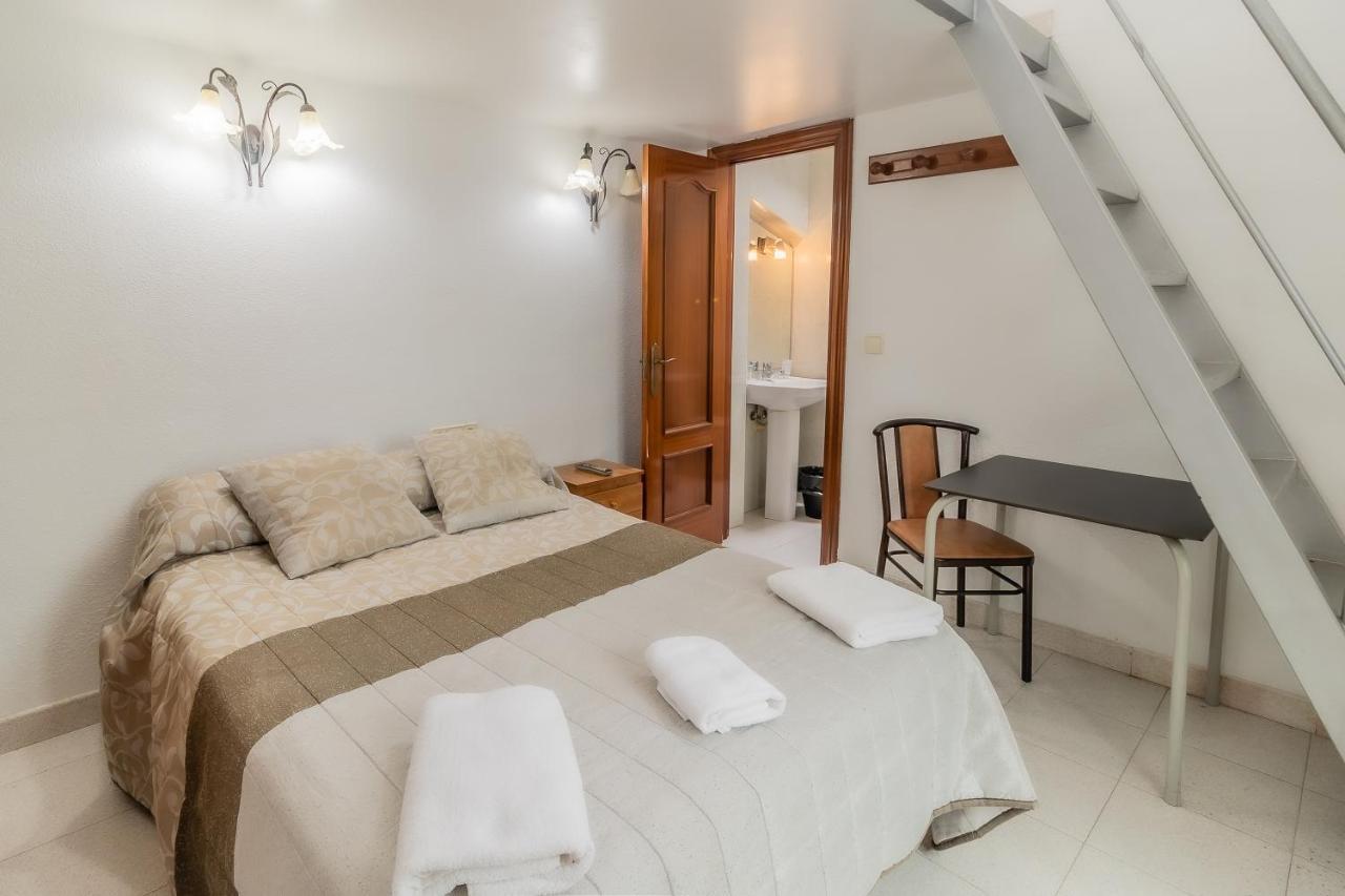 Hostal - Restaurante La Buena Villa By Vivere Stays Villalonquejar ภายนอก รูปภาพ
