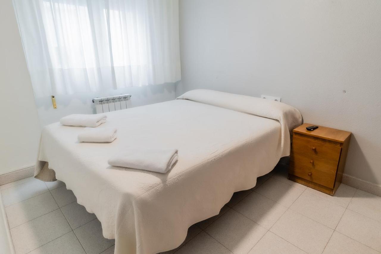 Hostal - Restaurante La Buena Villa By Vivere Stays Villalonquejar ภายนอก รูปภาพ