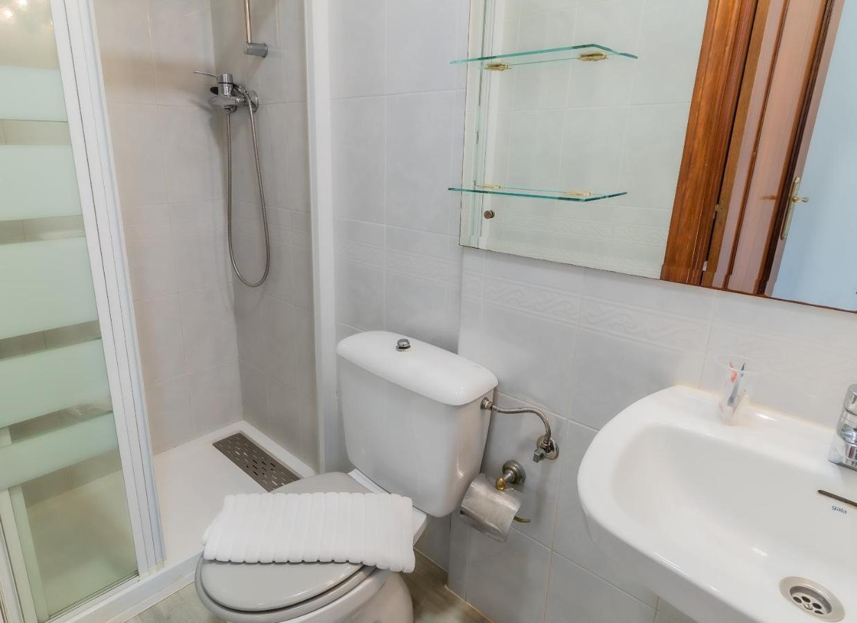 Hostal - Restaurante La Buena Villa By Vivere Stays Villalonquejar ภายนอก รูปภาพ