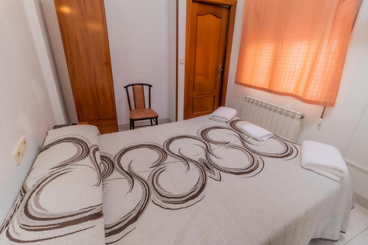 Hostal - Restaurante La Buena Villa By Vivere Stays Villalonquejar ภายนอก รูปภาพ