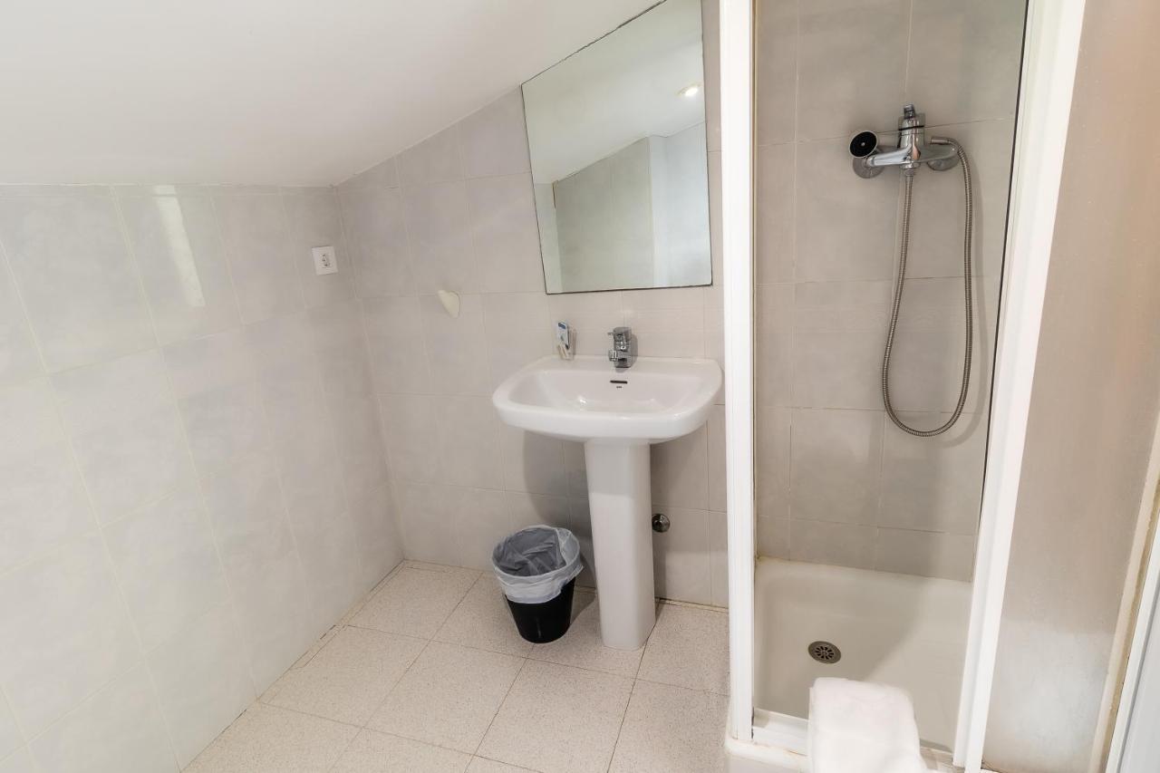 Hostal - Restaurante La Buena Villa By Vivere Stays Villalonquejar ภายนอก รูปภาพ
