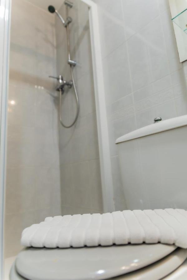 Hostal - Restaurante La Buena Villa By Vivere Stays Villalonquejar ภายนอก รูปภาพ