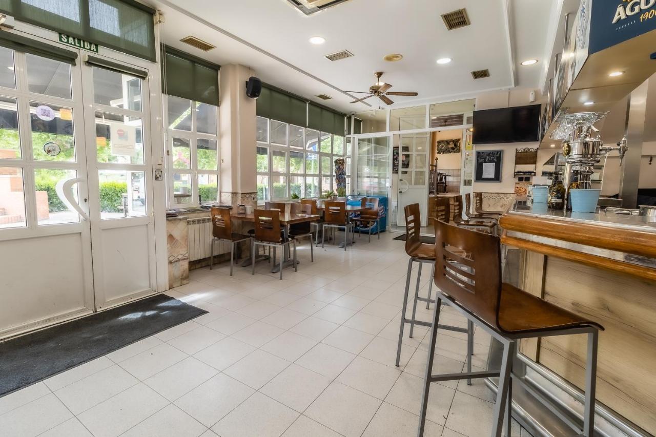 Hostal - Restaurante La Buena Villa By Vivere Stays Villalonquejar ภายนอก รูปภาพ